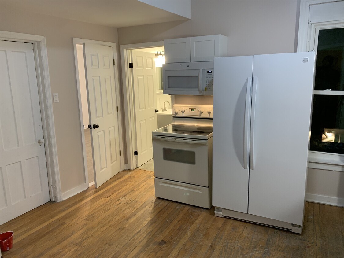 42 Grant St Unit Second Floor, Cohoes, NY 12047 Room for Rent in