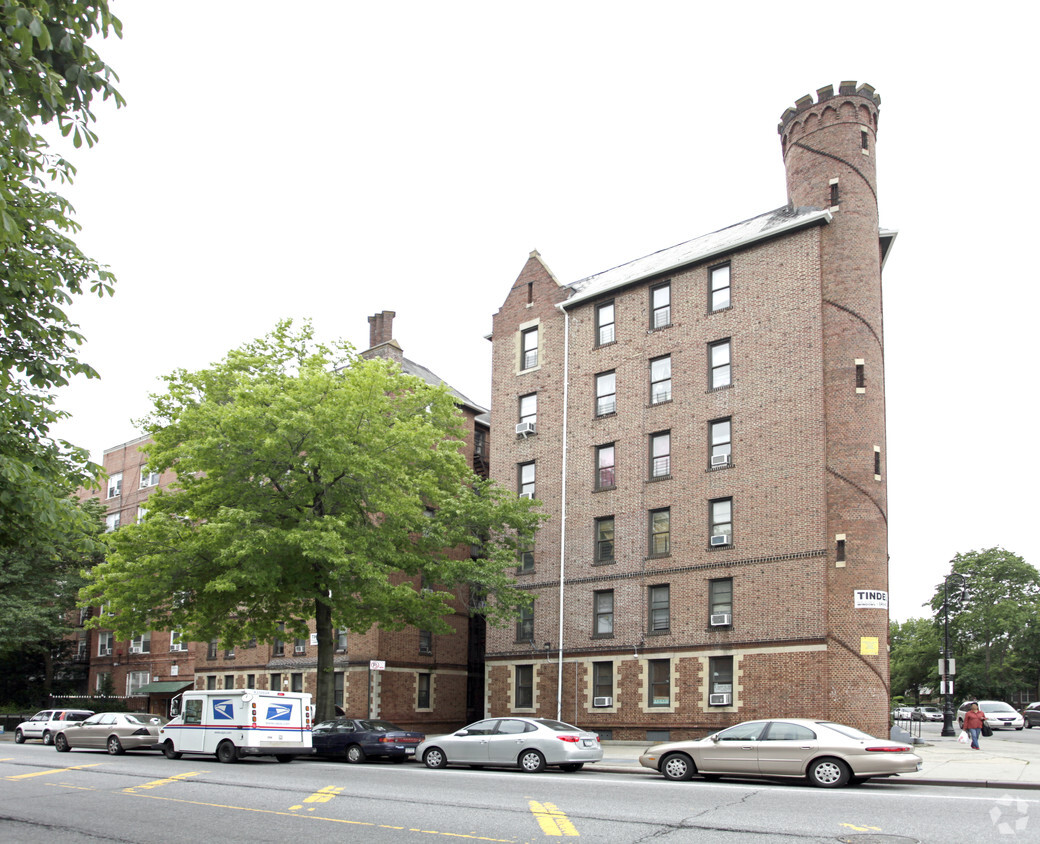 Primary Photo - 1012 Ocean Ave