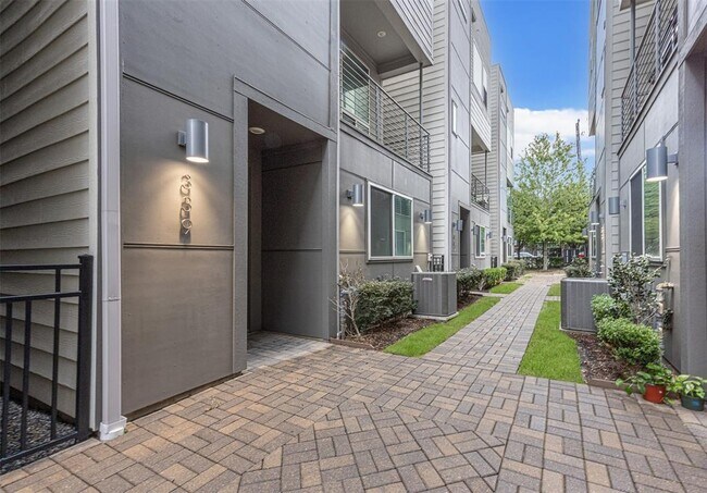 Building Photo - 339 Eado Park Cir