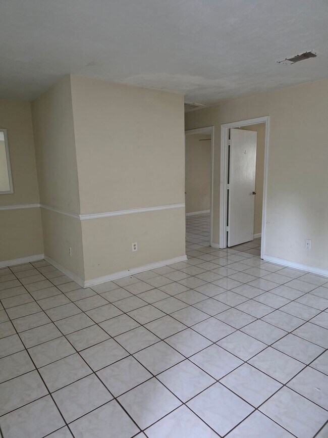 Foto del edificio - Tallahassee Townhouse Next to Lincoln High...