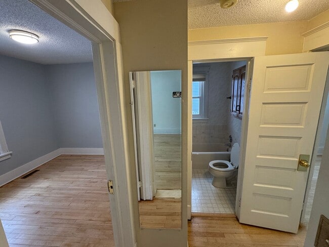 Foto del edificio - Cute Home in Central Bismarck with Huge Garage