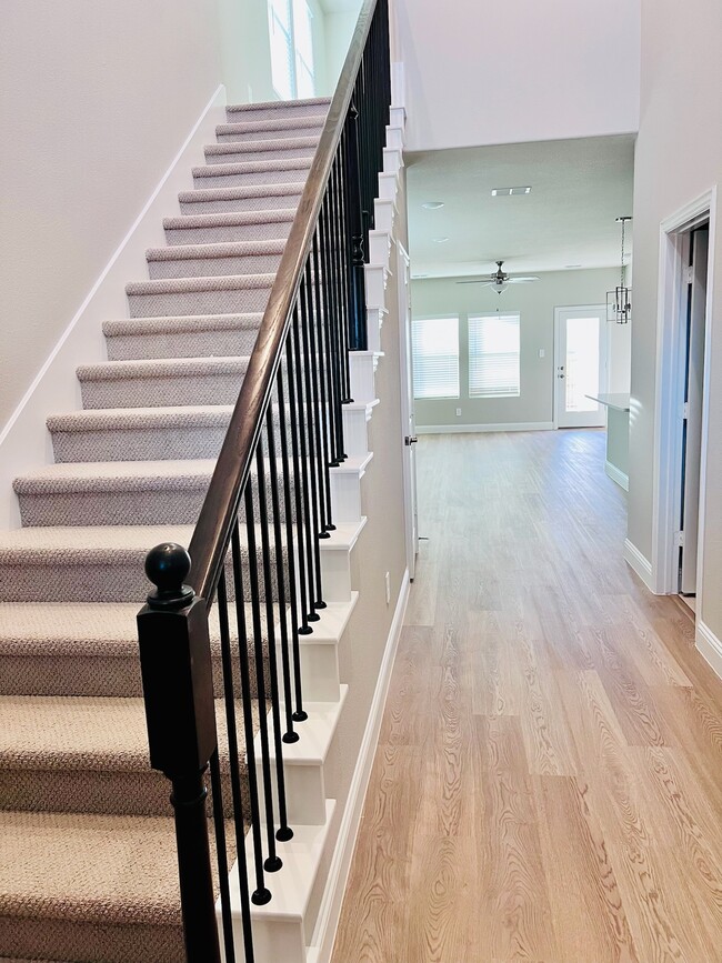 Building Photo - 1202 Booker Dr