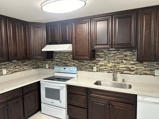 Building Photo - 2412 Vera Cruz Dr