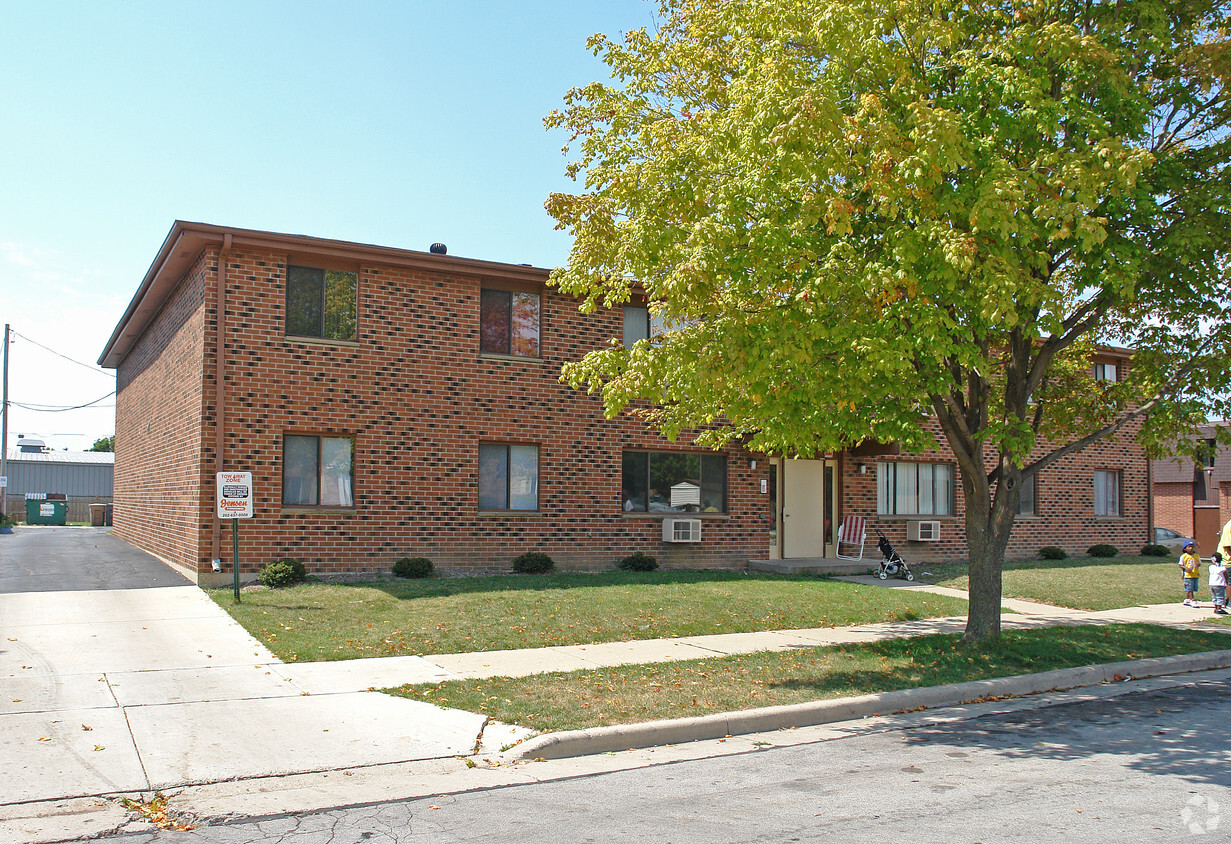 Building Photo - 1820 Roosevelt Ave