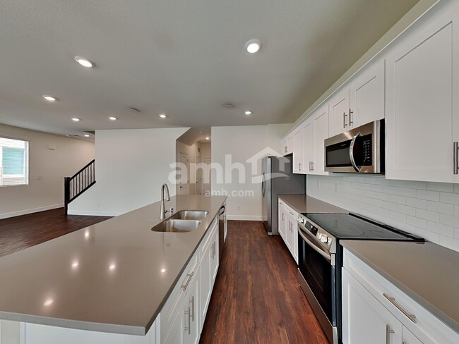 Foto del edificio - 8837 Brent Leaf Ave