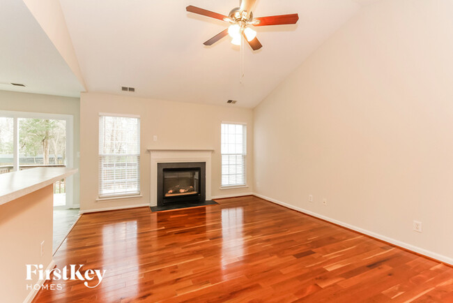Building Photo - 7935 Bella Vista Ct