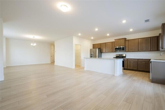 Foto del edificio - 131 Shelter Ln E