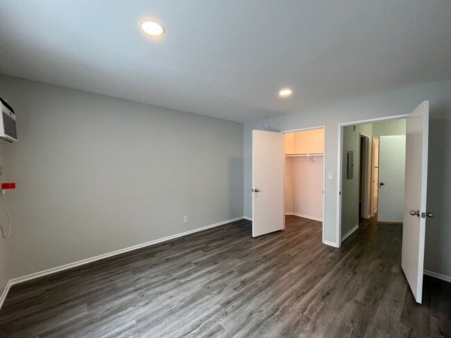 Interior Photo - 2039 North Las Palmas Ave