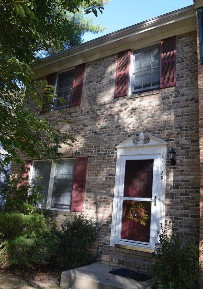 Building Photo - 17129 Briardale Rd