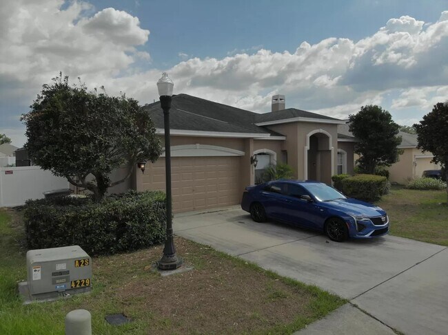 Foto del edificio - 2105 Golden Meadow Way
