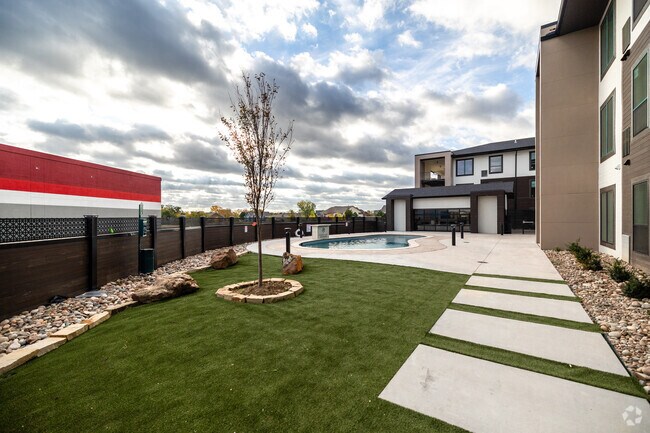 Patio - Plazzio Place Apartments