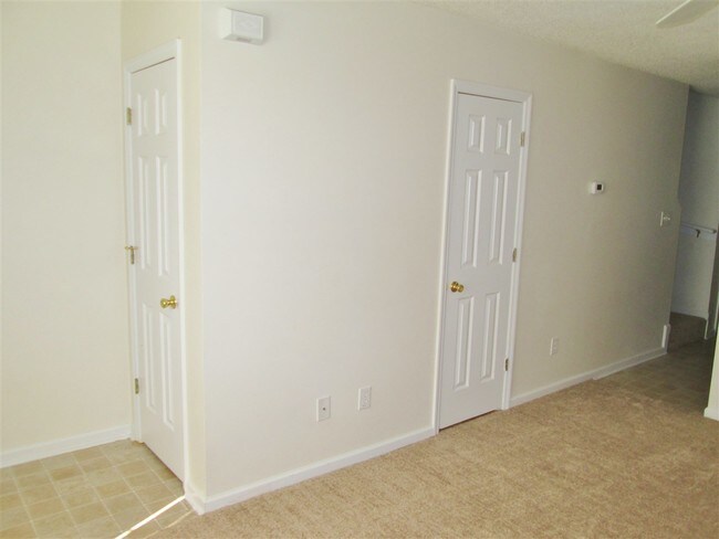 Foto del edificio - 334 Bracken Pl