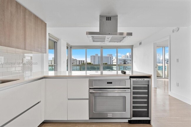 Building Photo - 1025 92nd St