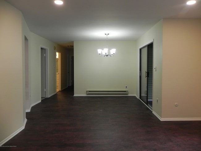 Building Photo - 224 Medford Ct