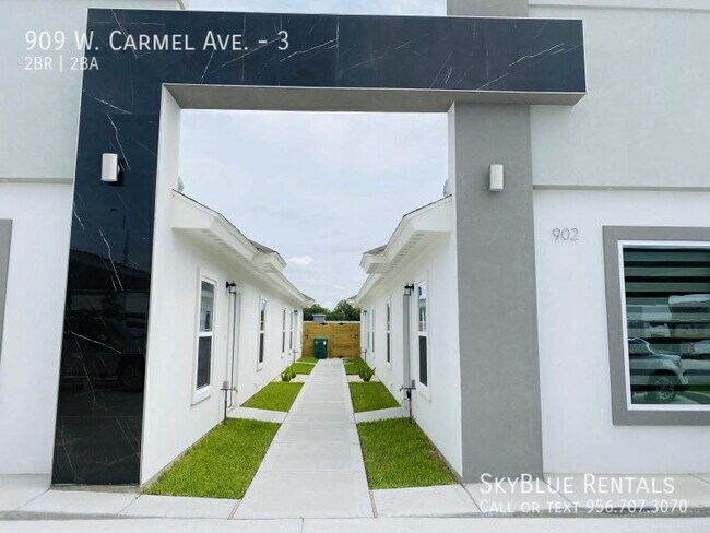 Foto del edificio - 909 W Carmel Ave