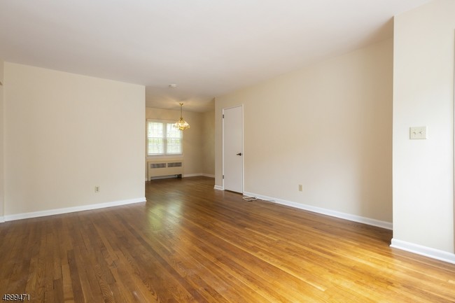 Building Photo - 26 Wedgewood Dr