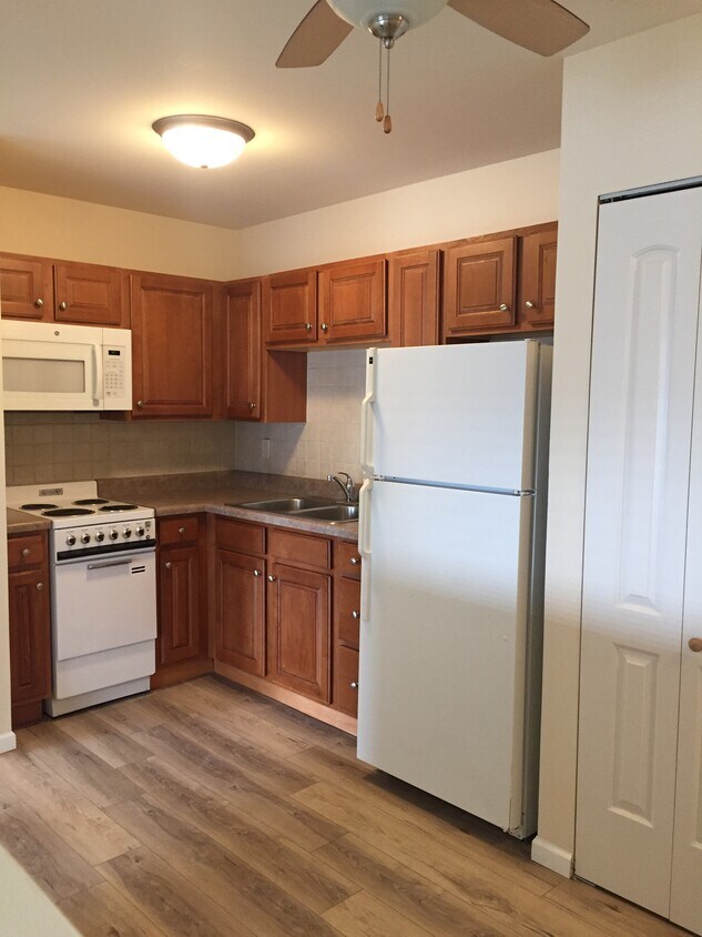 Kitchen - 2818 100th St