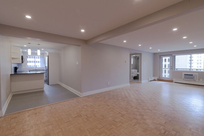 Building Photo - 3421 Rue Drummond