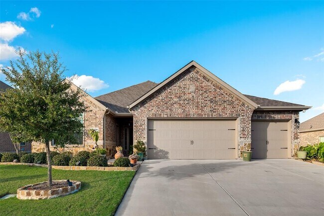 Foto del edificio - 3010 Lily Ln