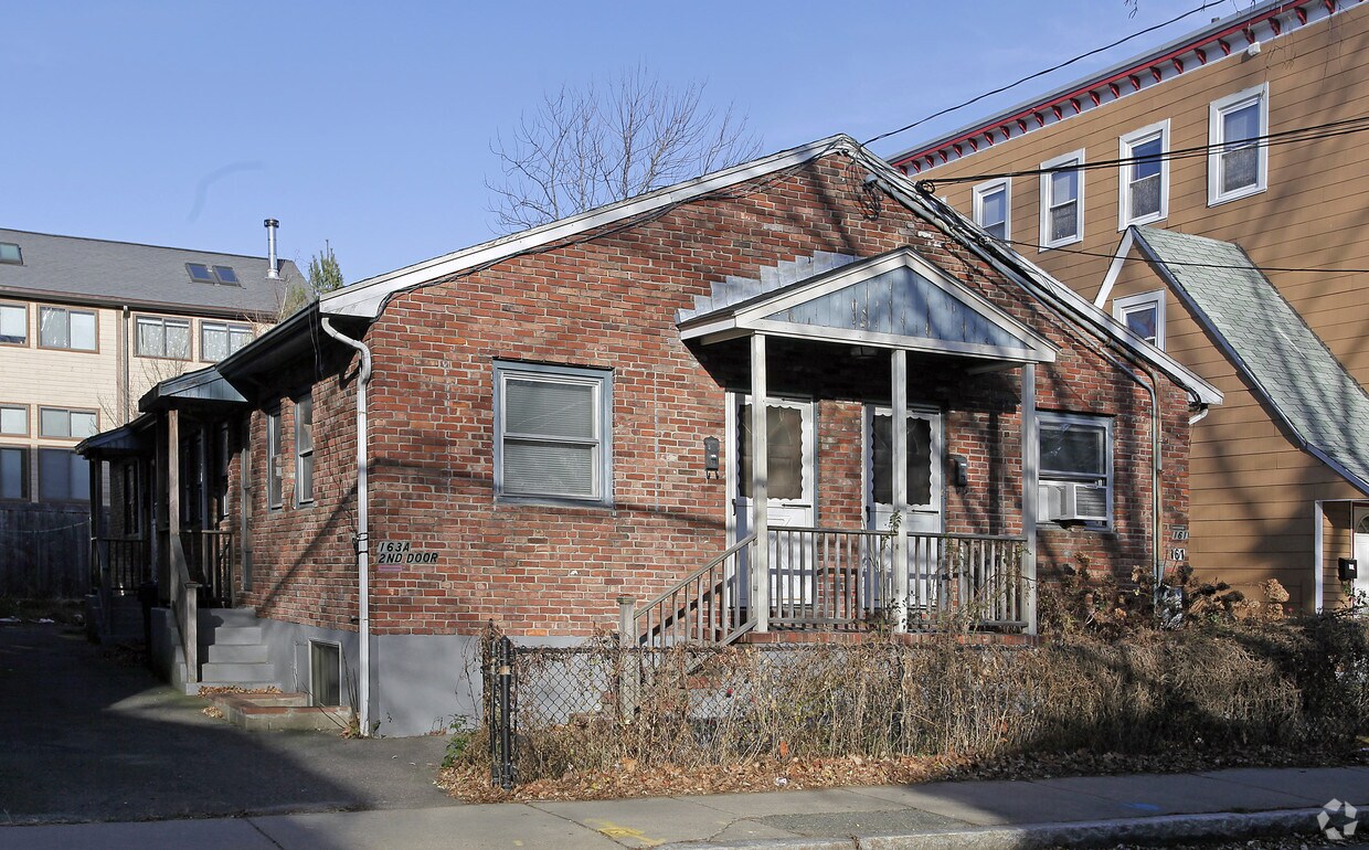 Building Photo - 163 Pearl St