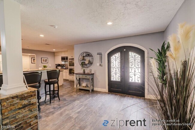 Building Photo - 4 br, 2.5 bath House - 3420 Mission Viejo ...