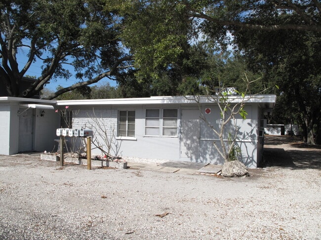 1304 A located in back - 1304 Sunset Point Rd