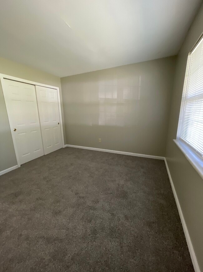 Building Photo - 1301 Millerwood Ct