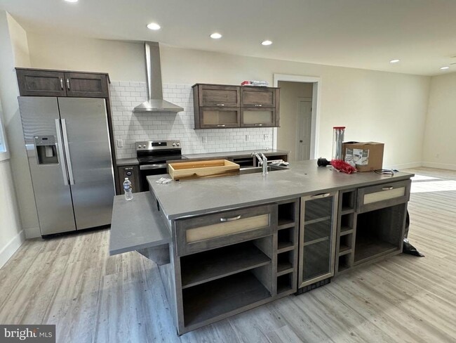 Building Photo - 100 Comanche Cir