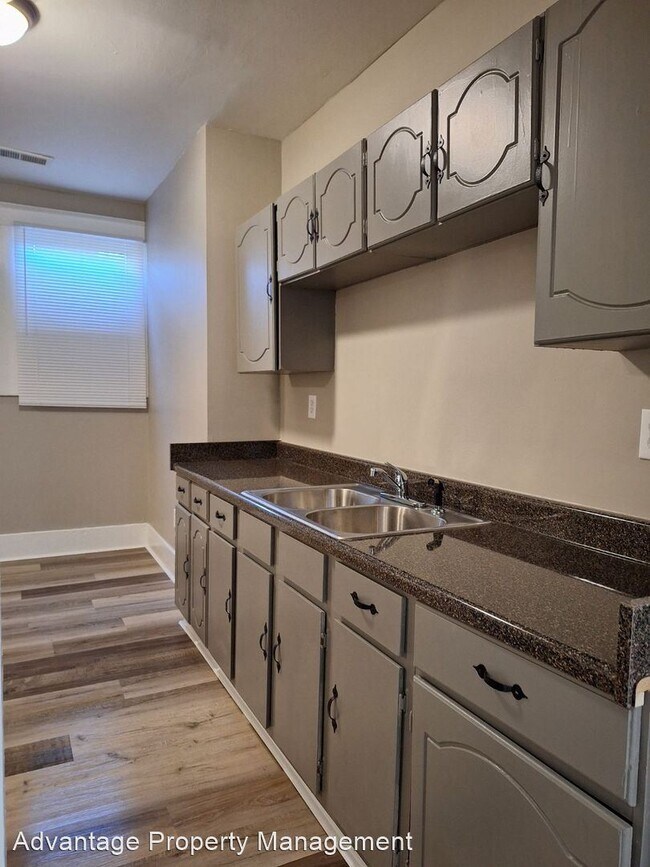 Foto del edificio - 3 br, 1 bath House - 1460 Lyndale Ave.