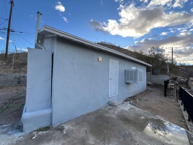 Foto del edificio - 216 HUTCHISON STREET