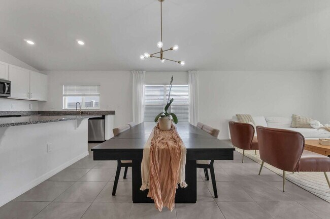 Foto del edificio - Modern 4-Bedroom Home– Built in 2023 | $2,450/month