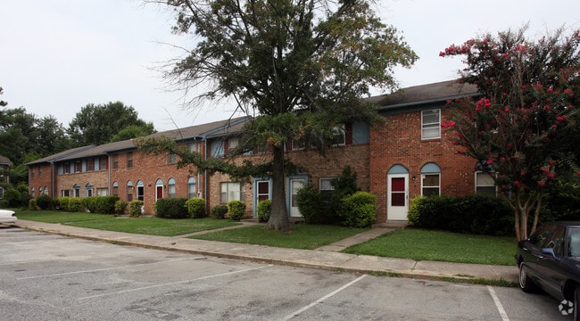 Overland Crest Apartments Greensboro Nc Primary Photo Overland Crest Apartments