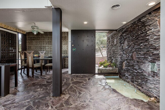 Foto del edificio - 6102 E Quartz Mountain Rd