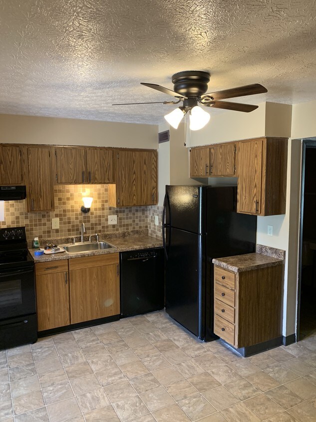 5793 Pepperwood Ct, Galloway, OH 43119 Townhome Rentals in Galloway