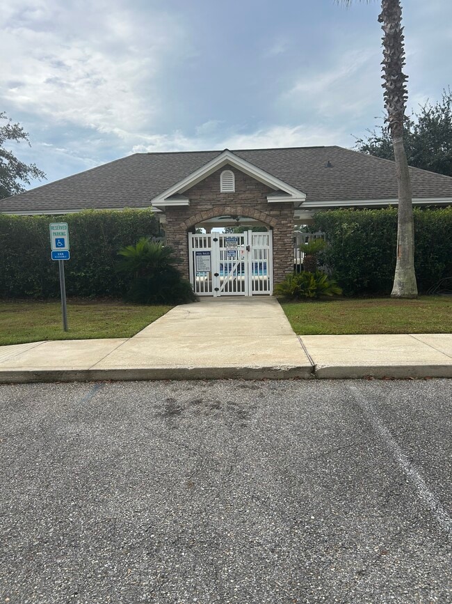 entrance to pool - 450 Park Ave