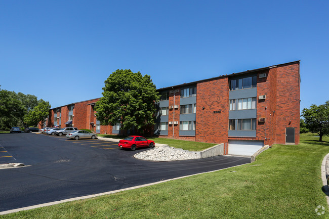 Building Photo - Glenbrook Apartments