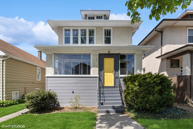 Foto del edificio - 1003 Beloit Ave