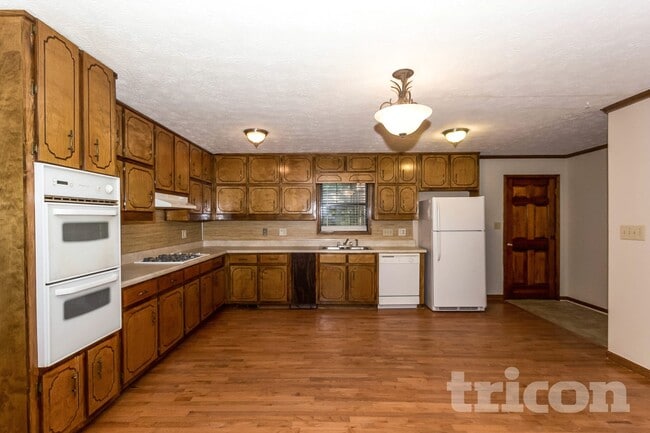 Building Photo - 110 Belair Trail