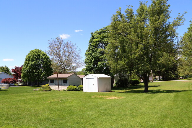 Building Photo - 107 1st St