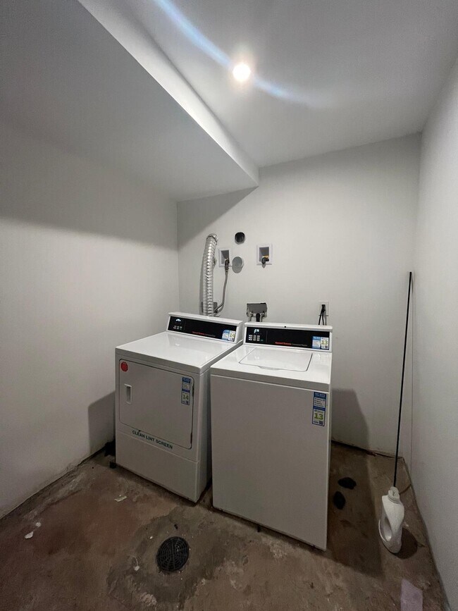 Foto del edificio - 237 Clinton Ave