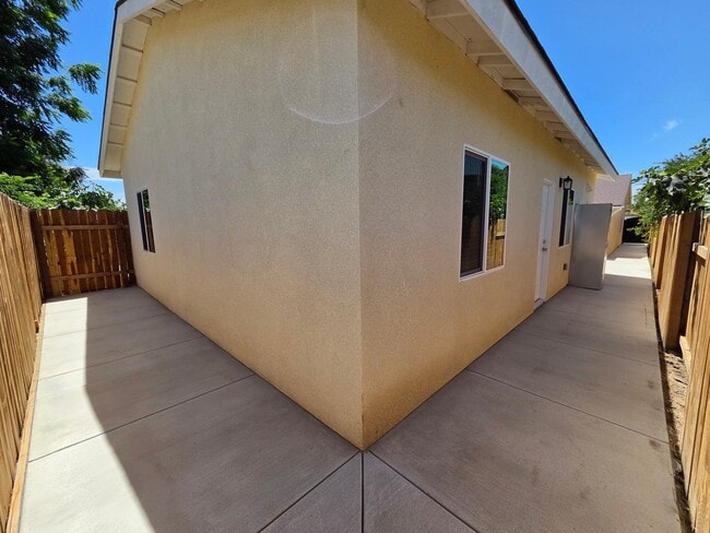 Building Photo - 1808 St Clair Ct