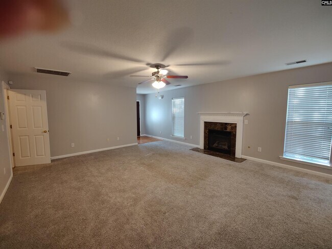 Building Photo - 449 Woodhouse Loop