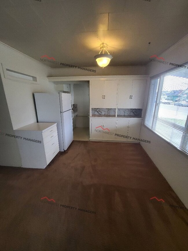 Building Photo - r139d