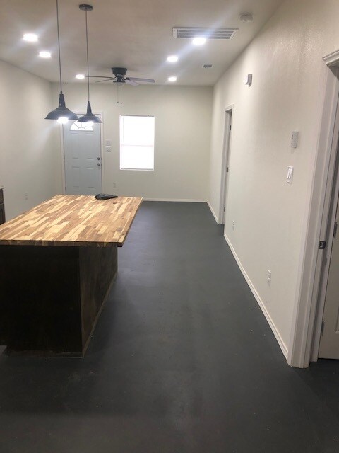 Foto del edificio - 22413 Matins Ln