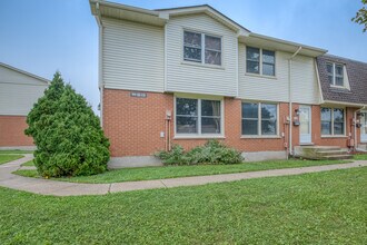 Building Photo - 51 Sholto Dr