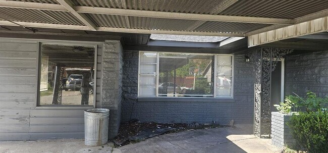 Building Photo - 4014 Farmer St