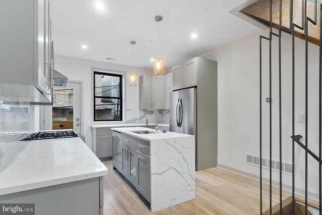 Foto del edificio - 3118 Ridge Ave