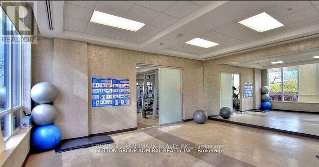 Building Photo - 85-1285 N Park Rd