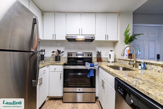 Foto del edificio - 1000 Palm Pl Dr NE