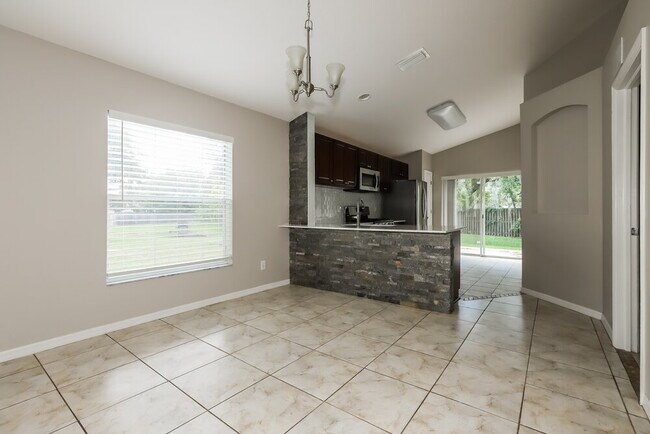 Building Photo - 14911 Stag Creek Cir